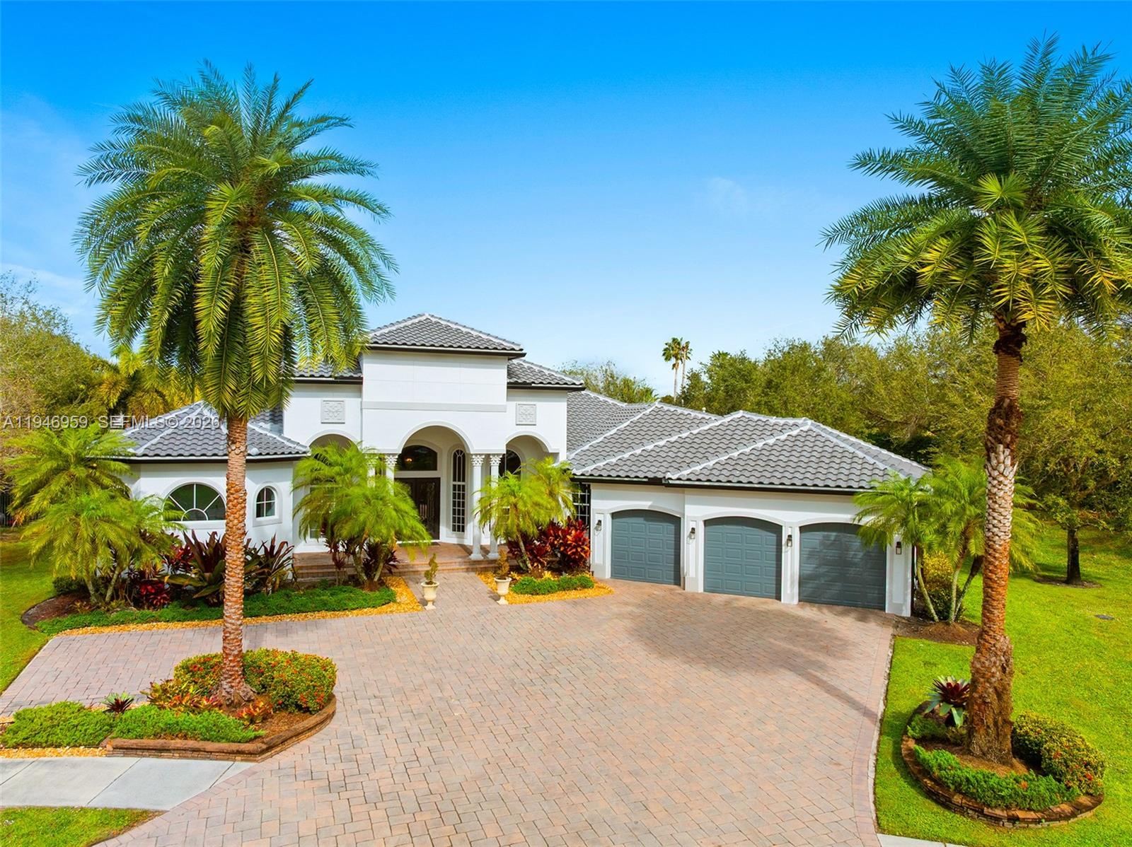 12401 N Stonebrook Circle