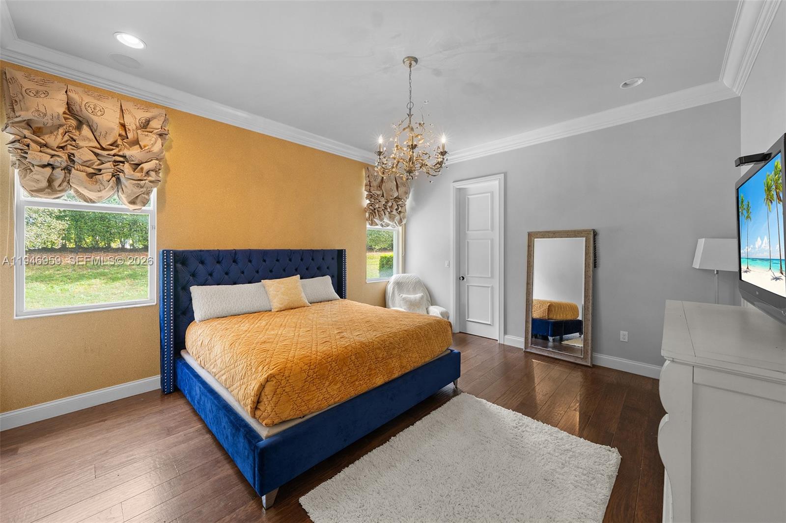 12401 N Stonebrook Circle
