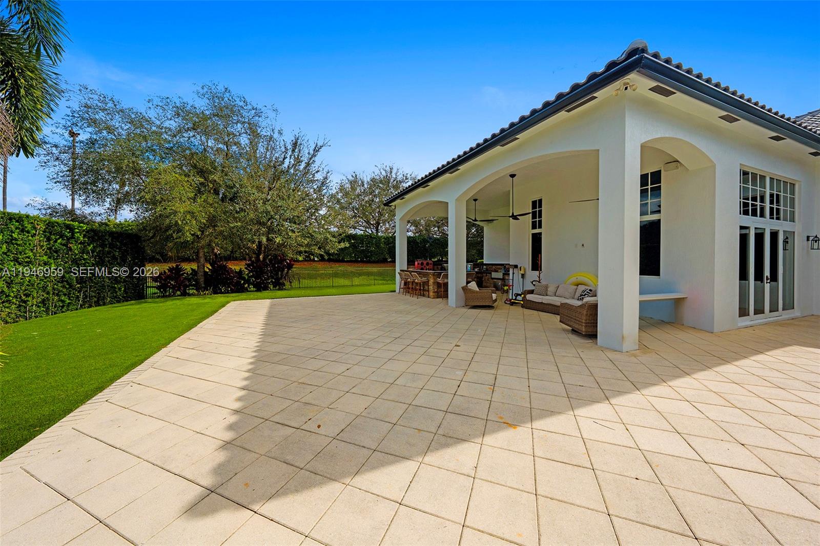12401 N Stonebrook Circle