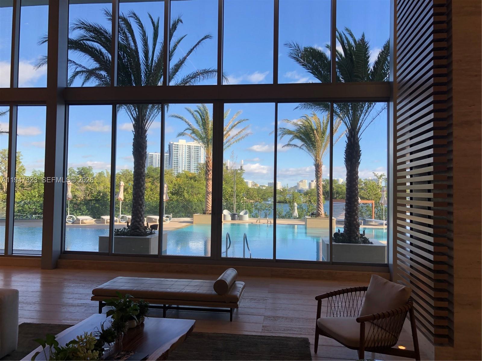 16385 Biscayne Boulevard