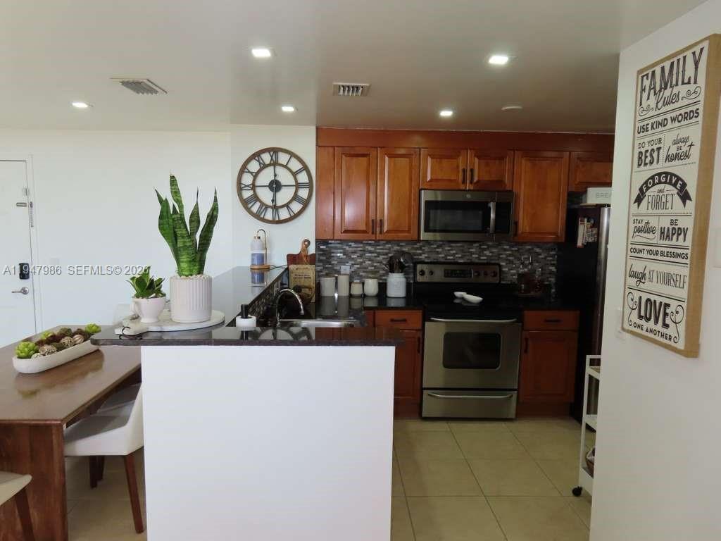 215 SW 42nd Avenue