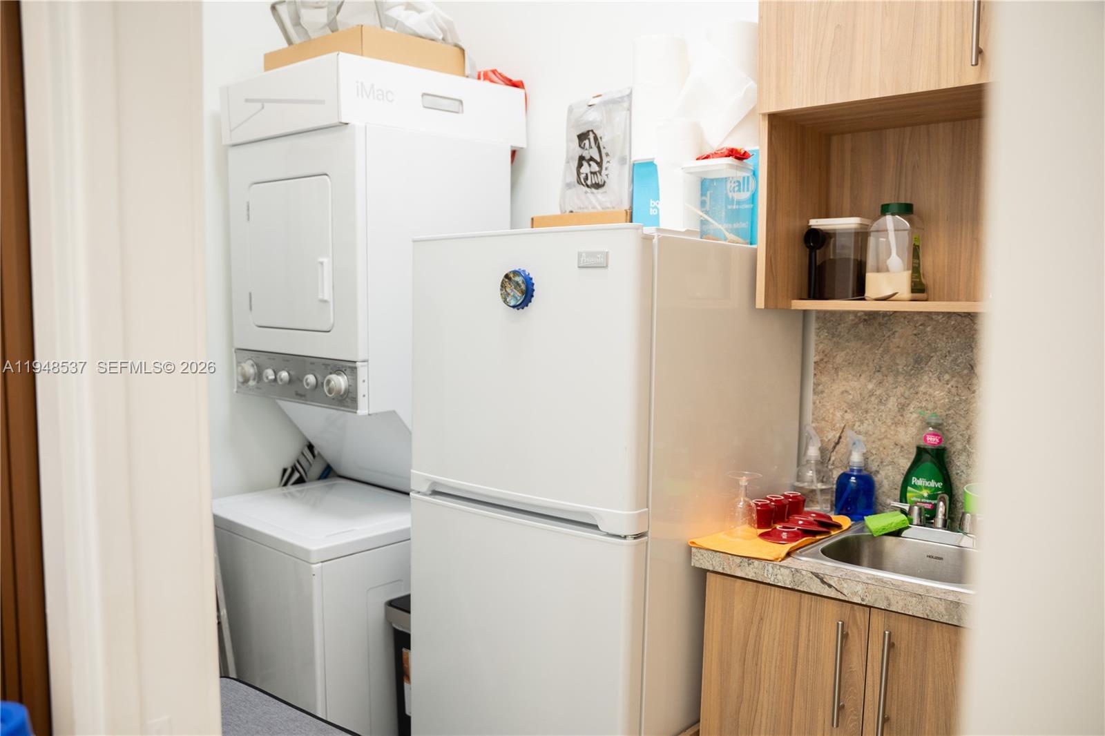 2452 W 60st