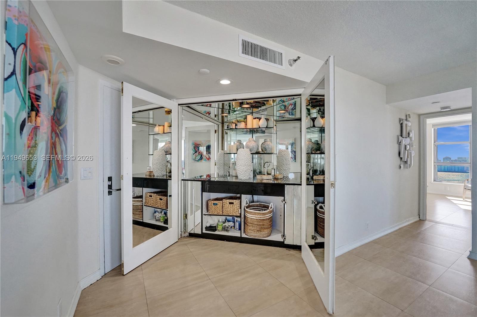 3500 Mystic Pointe Drive