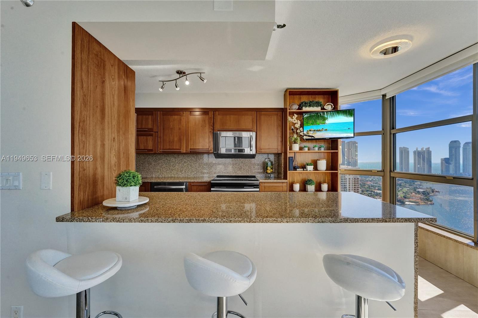 3500 Mystic Pointe Drive