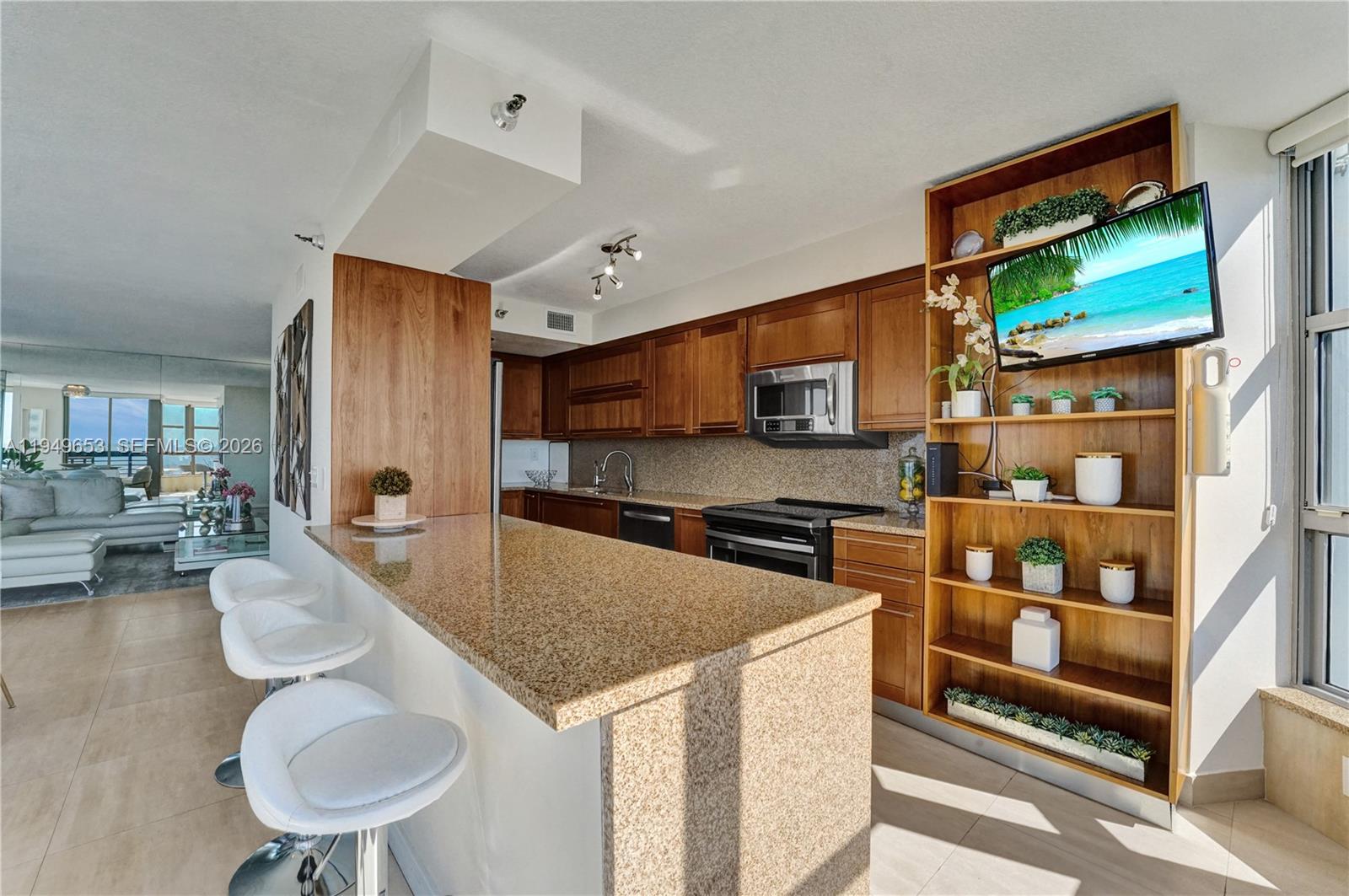 3500 Mystic Pointe Drive