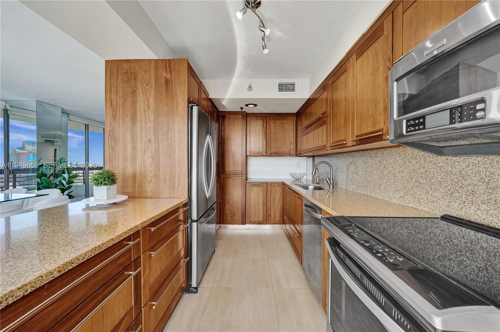 3500 Mystic Pointe Drive