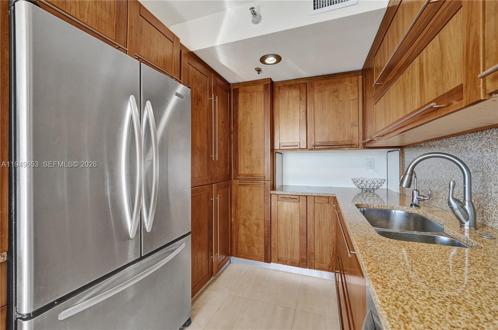 3500 Mystic Pointe Drive