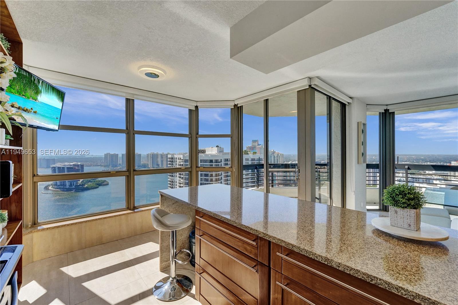 3500 Mystic Pointe Drive