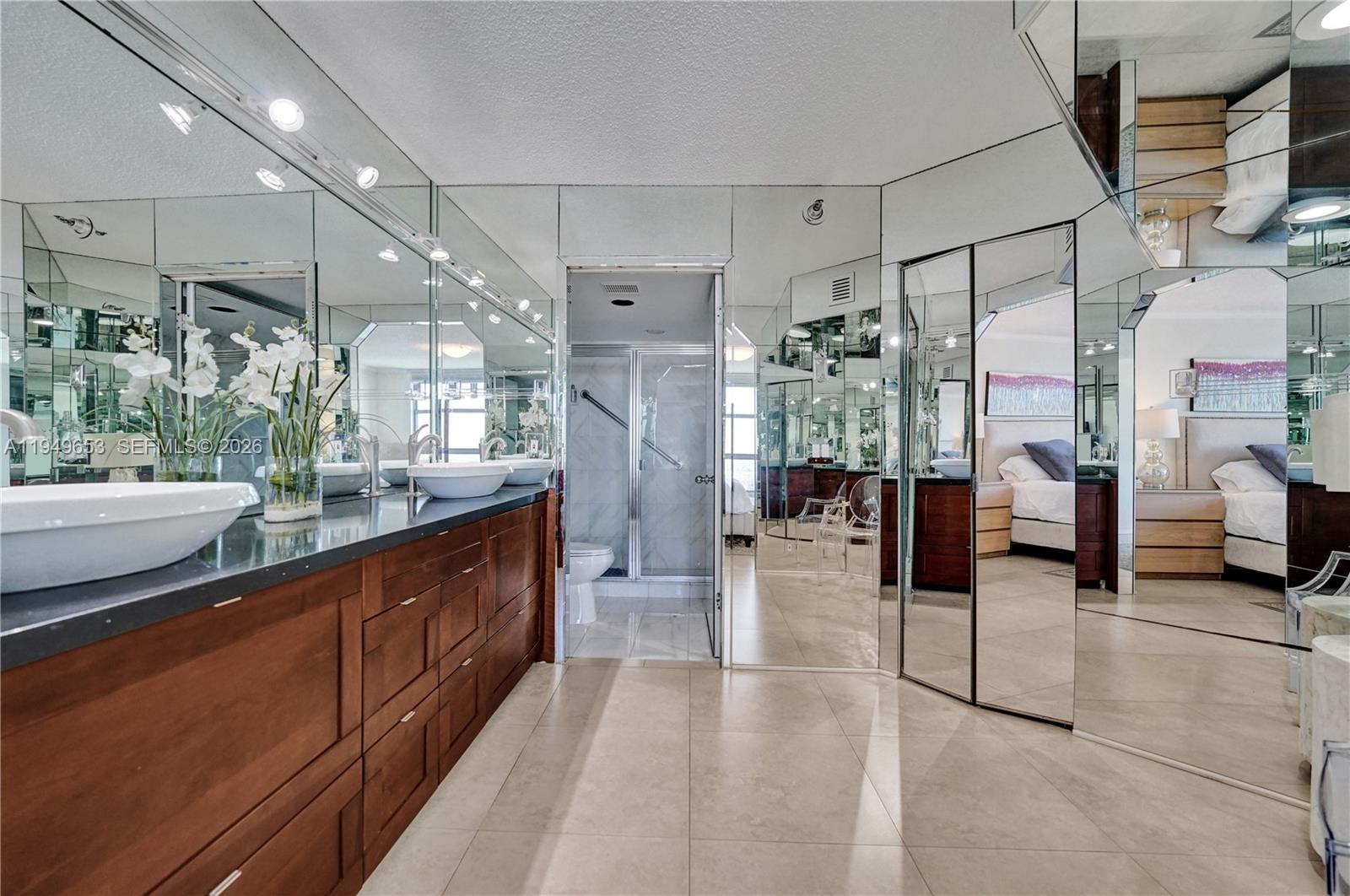 3500 Mystic Pointe Drive