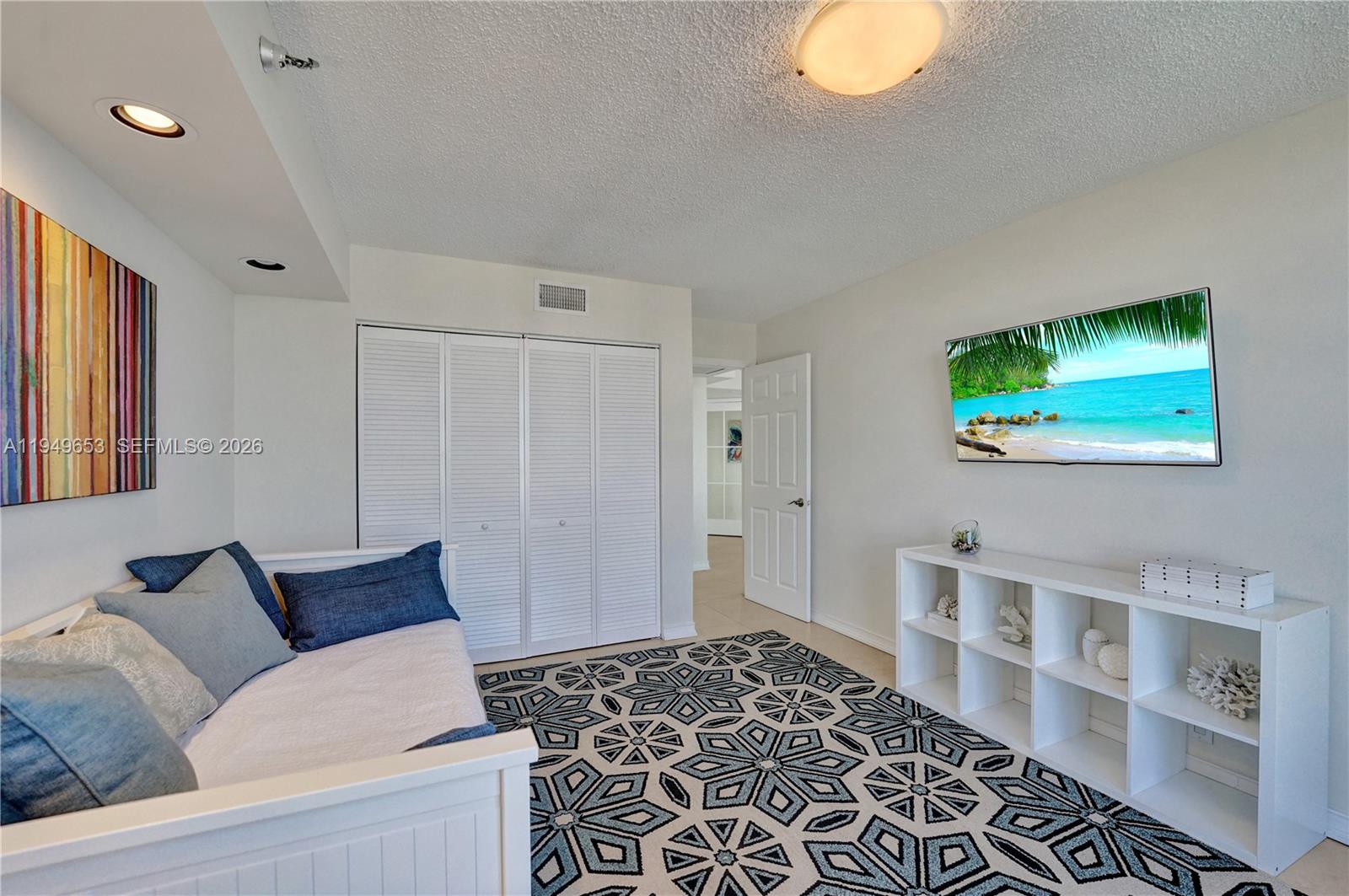 3500 Mystic Pointe Drive