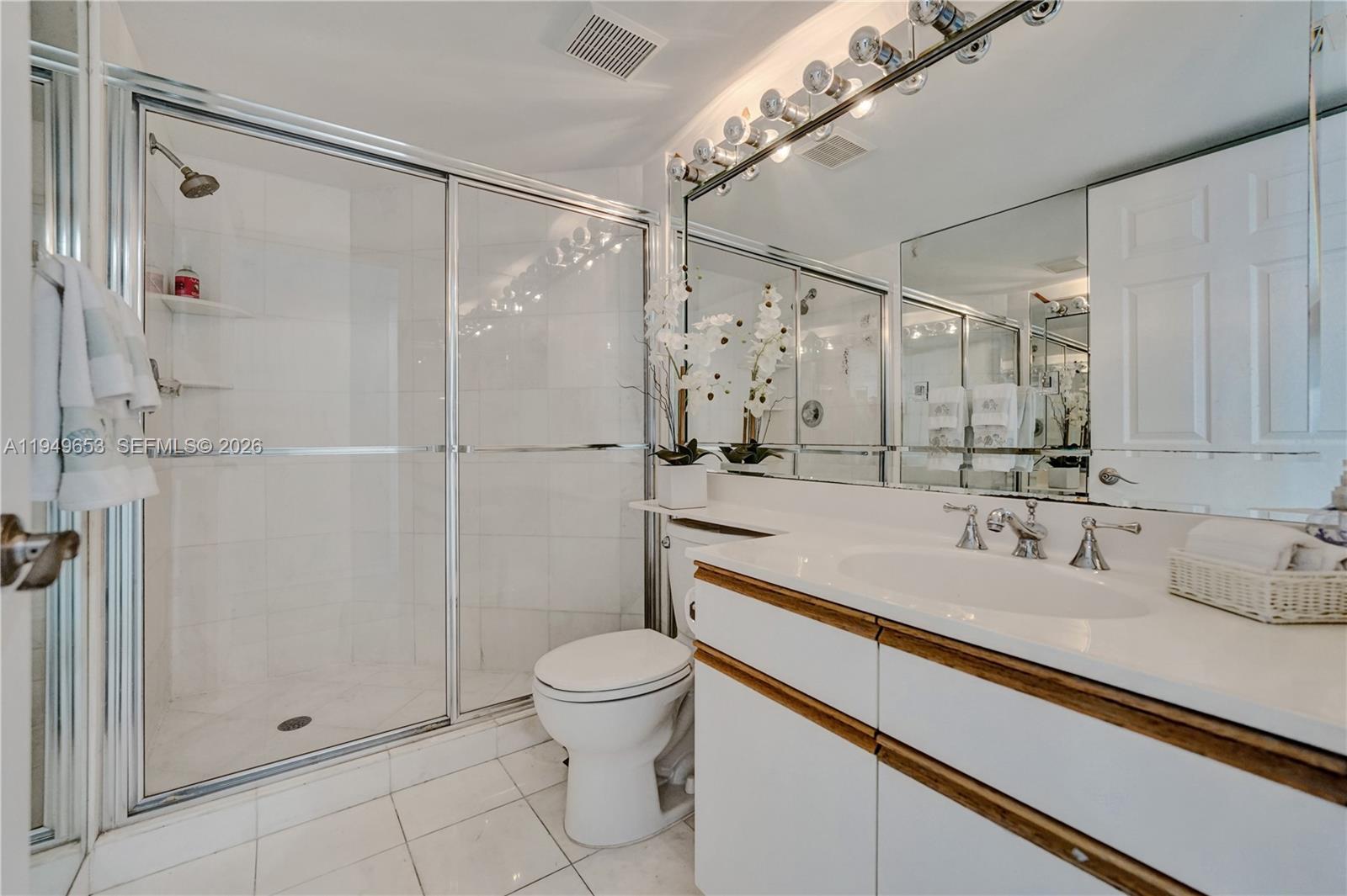 3500 Mystic Pointe Drive