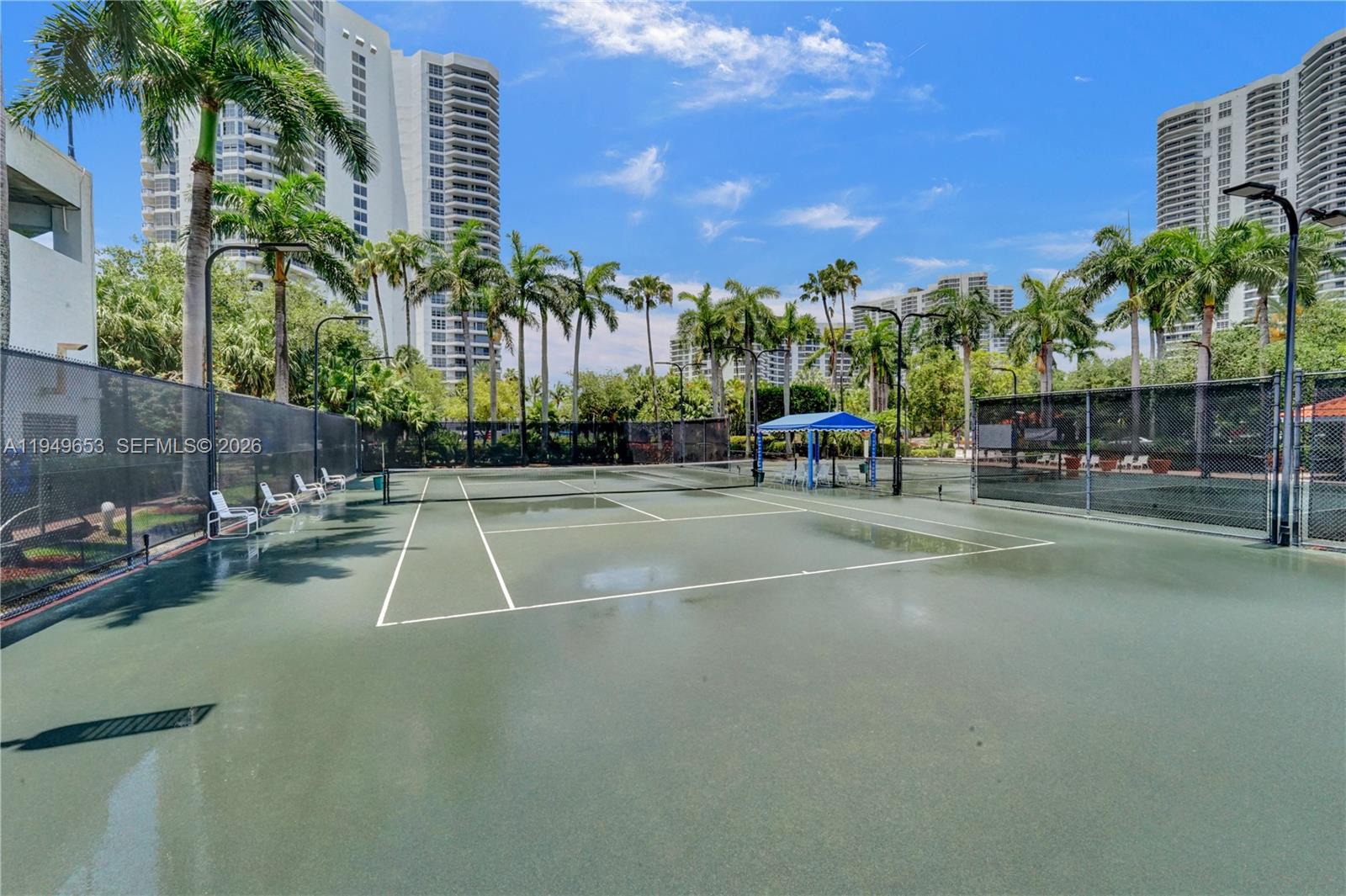 3500 Mystic Pointe Drive