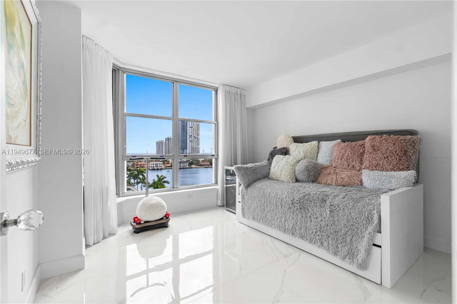 3600 Mystic Pointe Drive