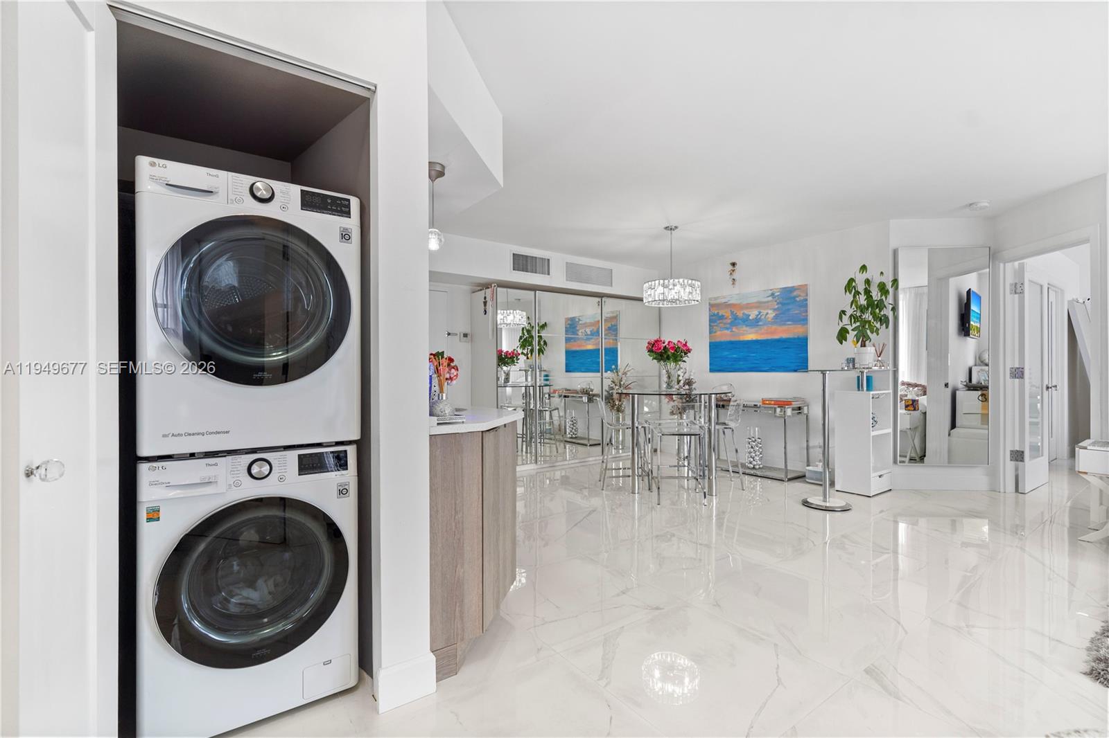 3600 Mystic Pointe Drive