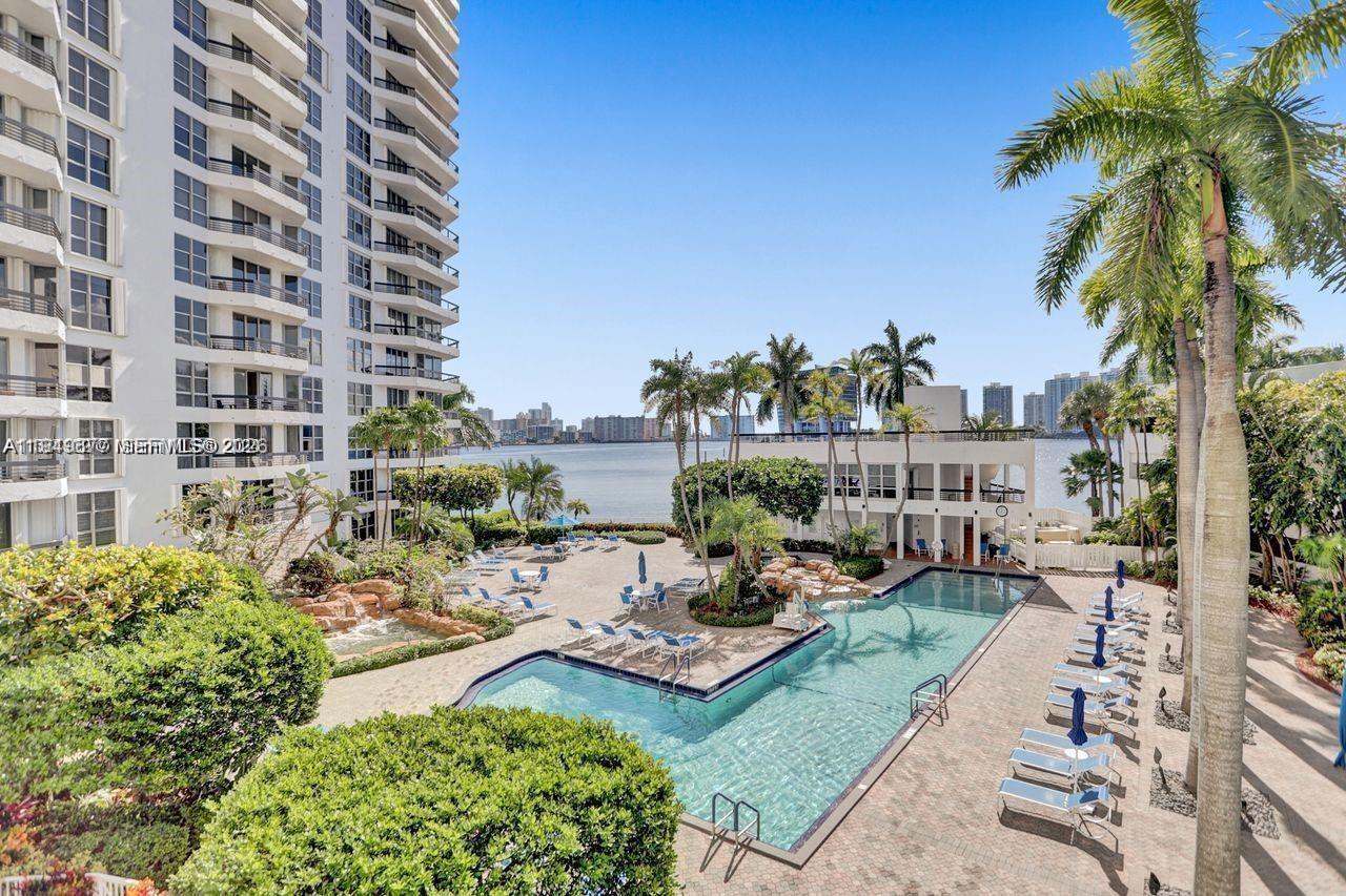 3600 Mystic Pointe Drive