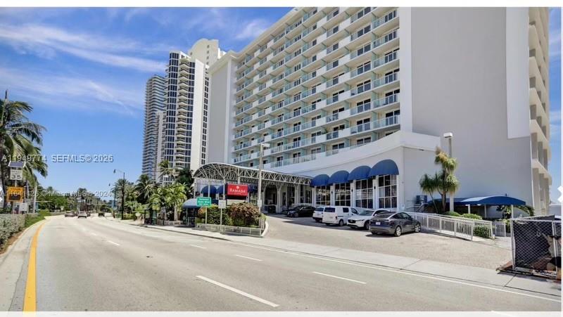 19201 Collins Avenue
