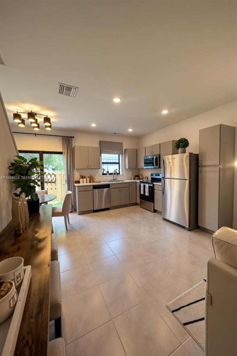 417 NE 1st Drive