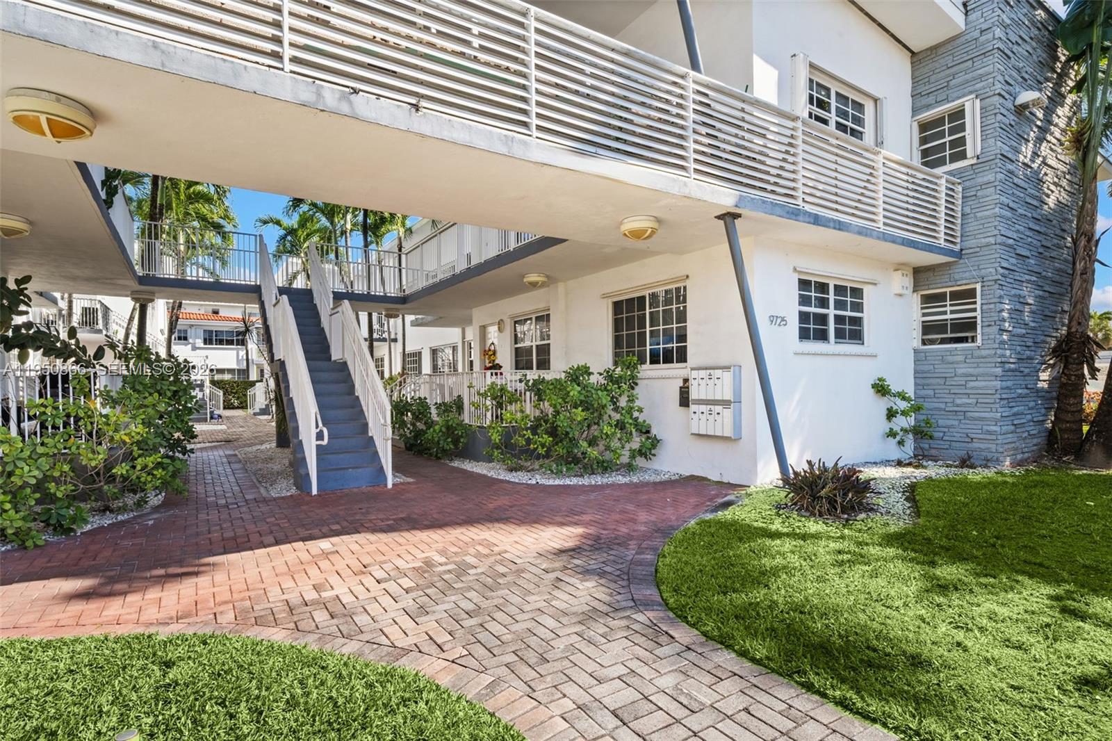 9725 Bay Harbor Terrace