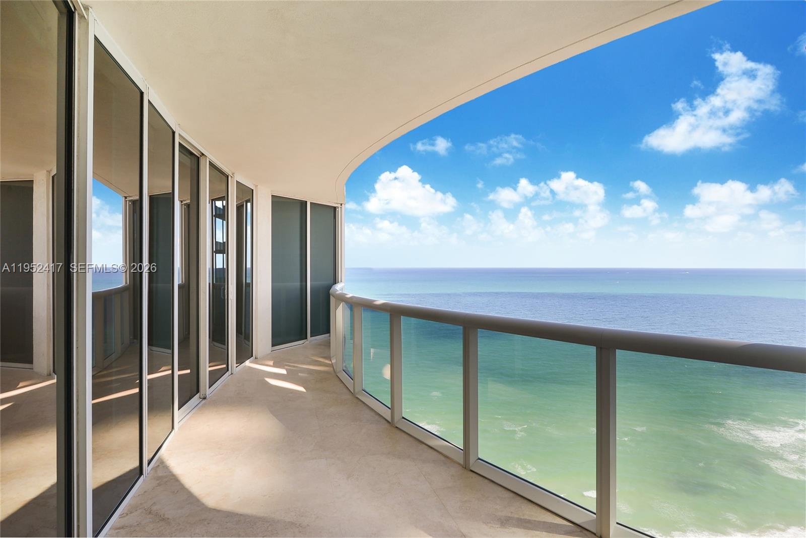 17201 Collins Ave+den