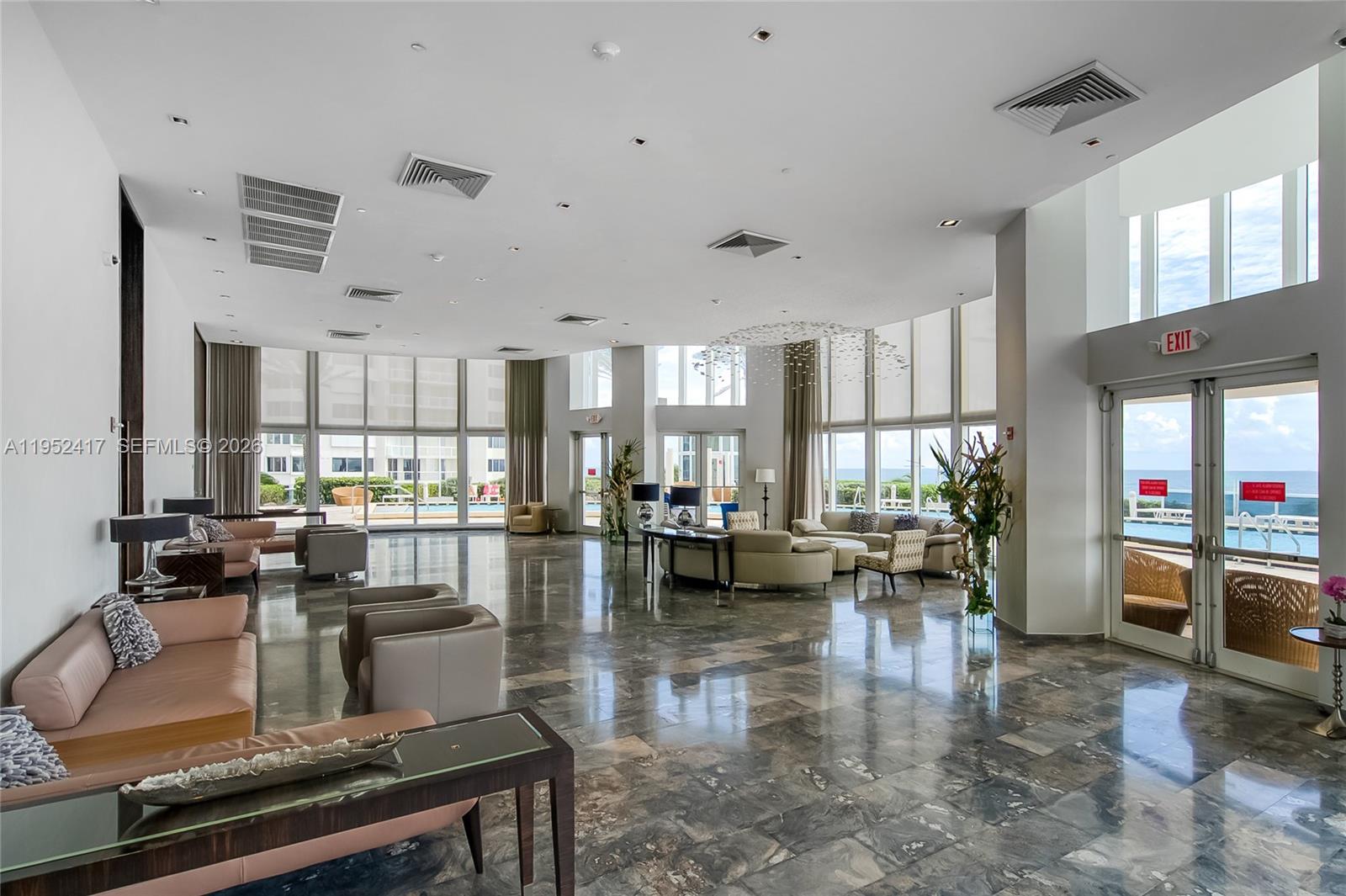 17201 Collins Ave+den