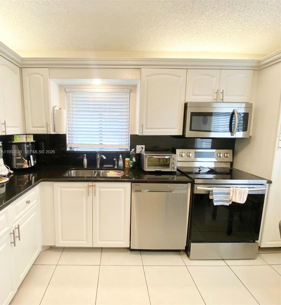 8089 Sweetbriar Way