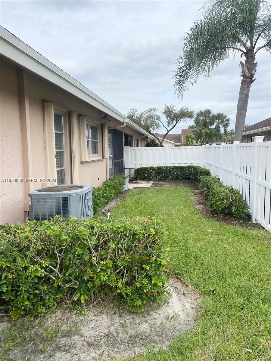 8089 Sweetbriar Way