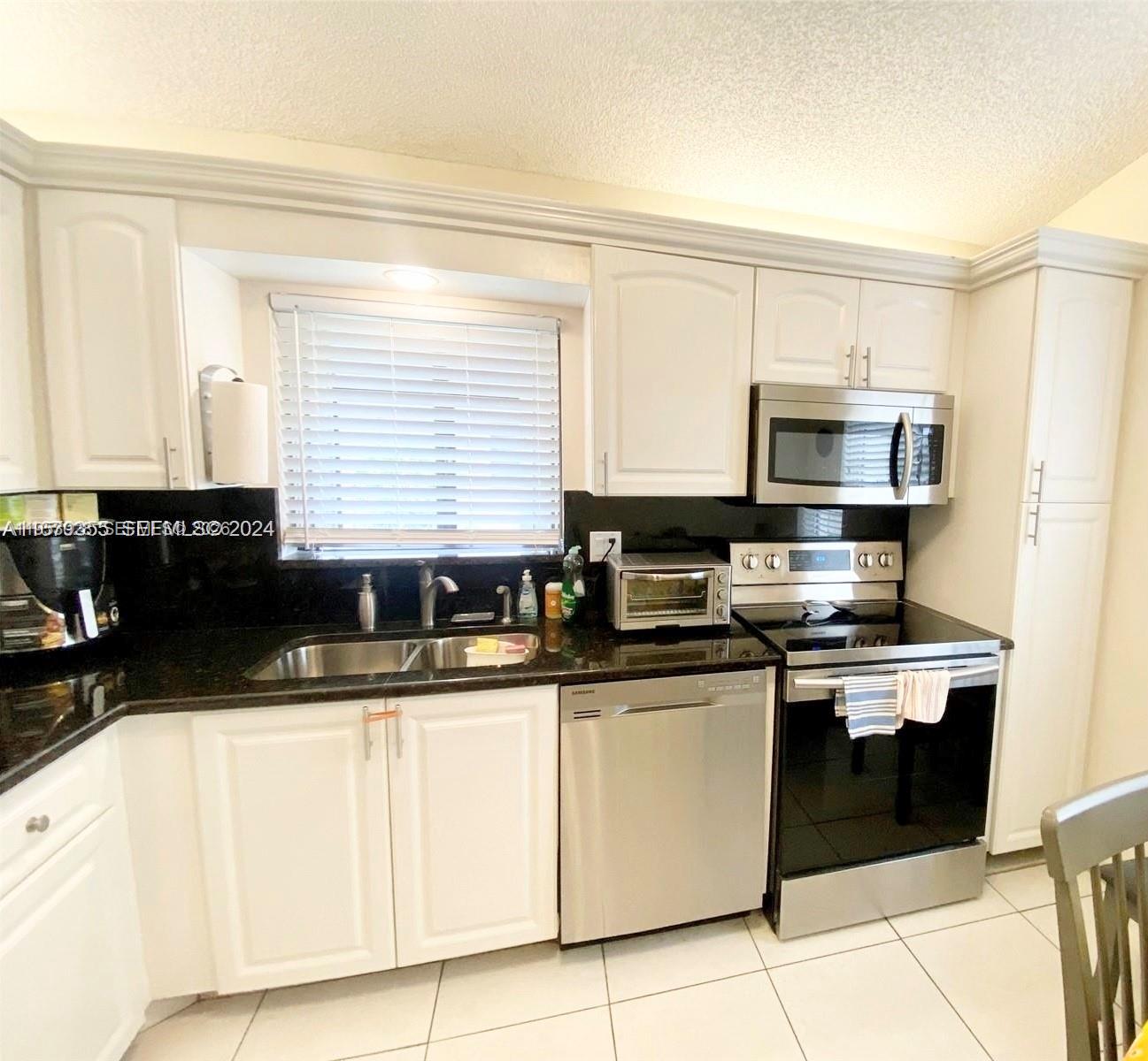 8089 Sweetbriar Way