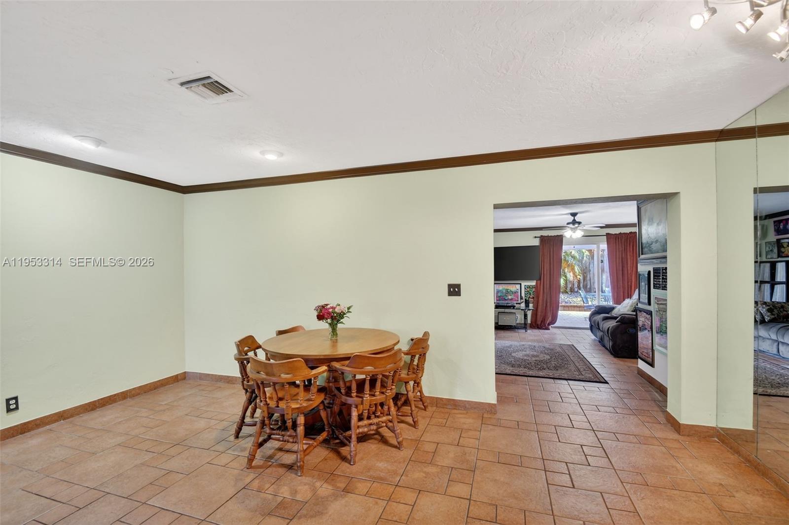 1712 High Ridge Road