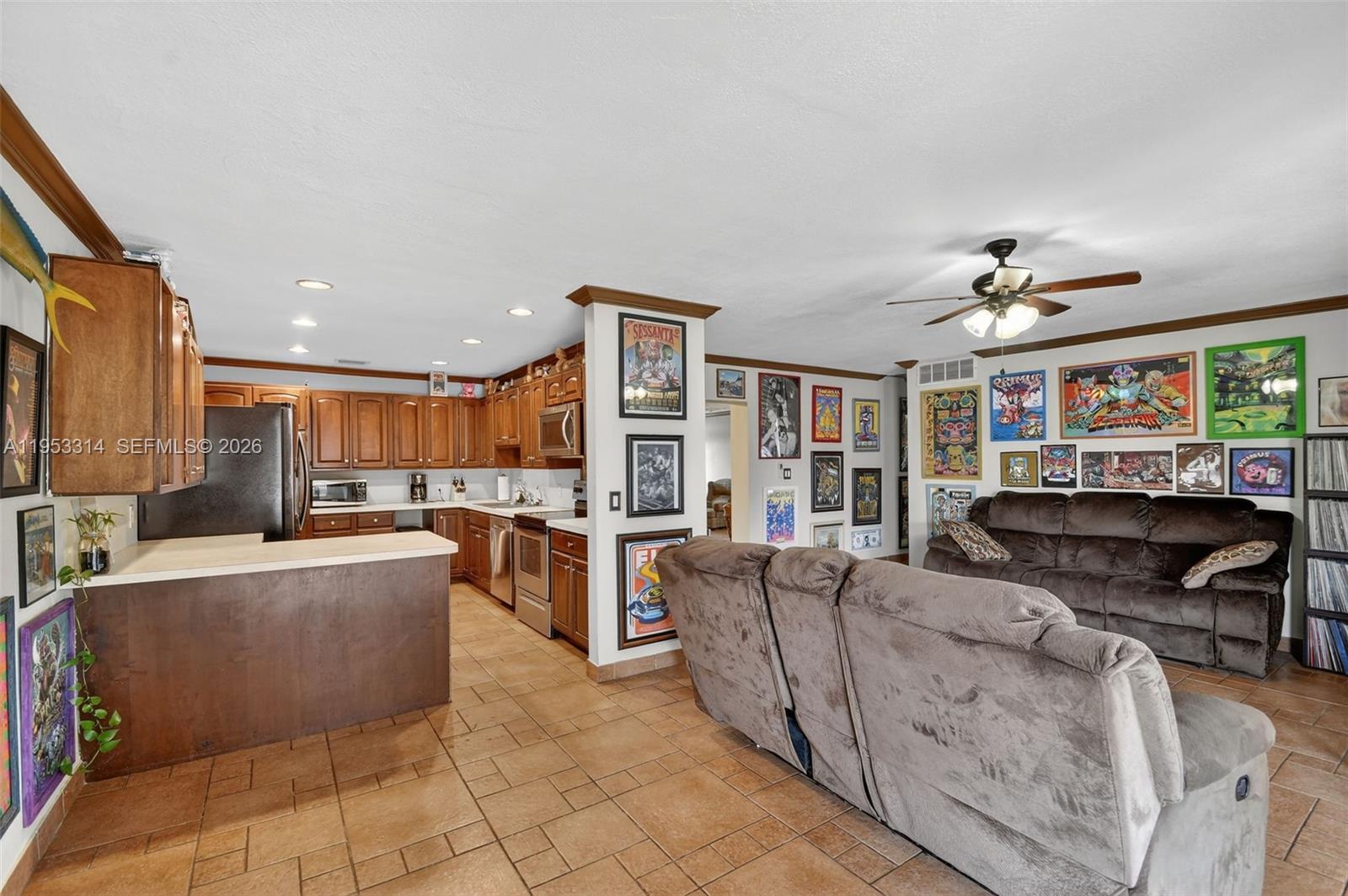 1712 High Ridge Road