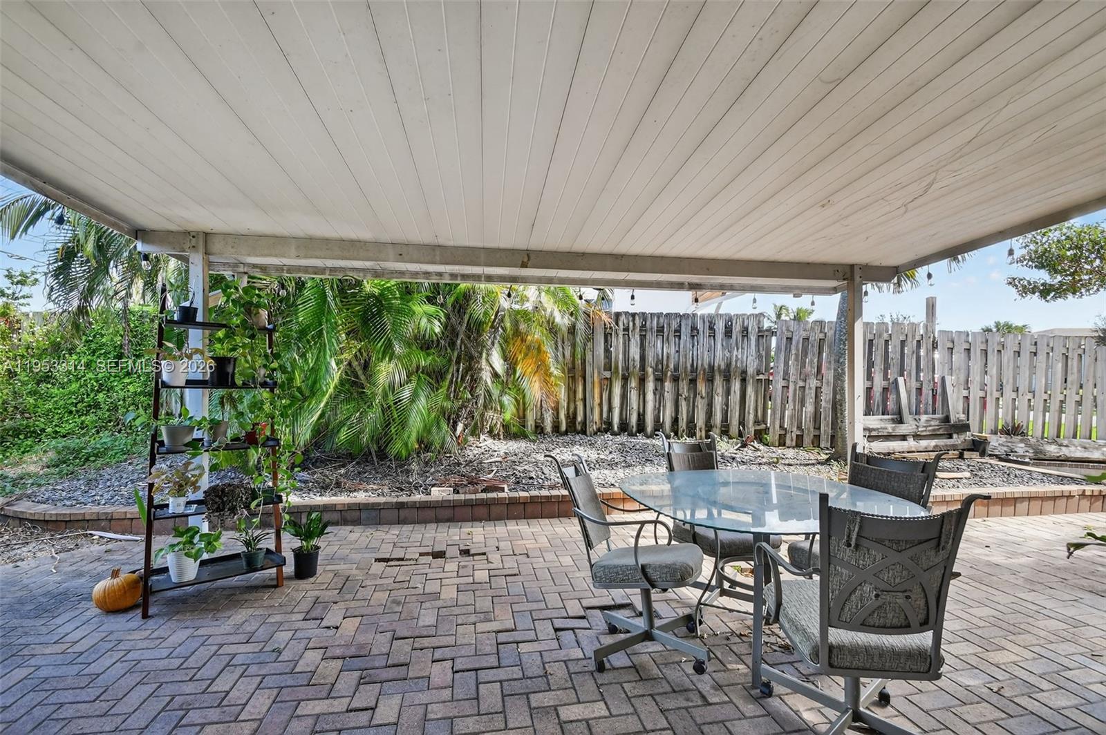 1712 High Ridge Road