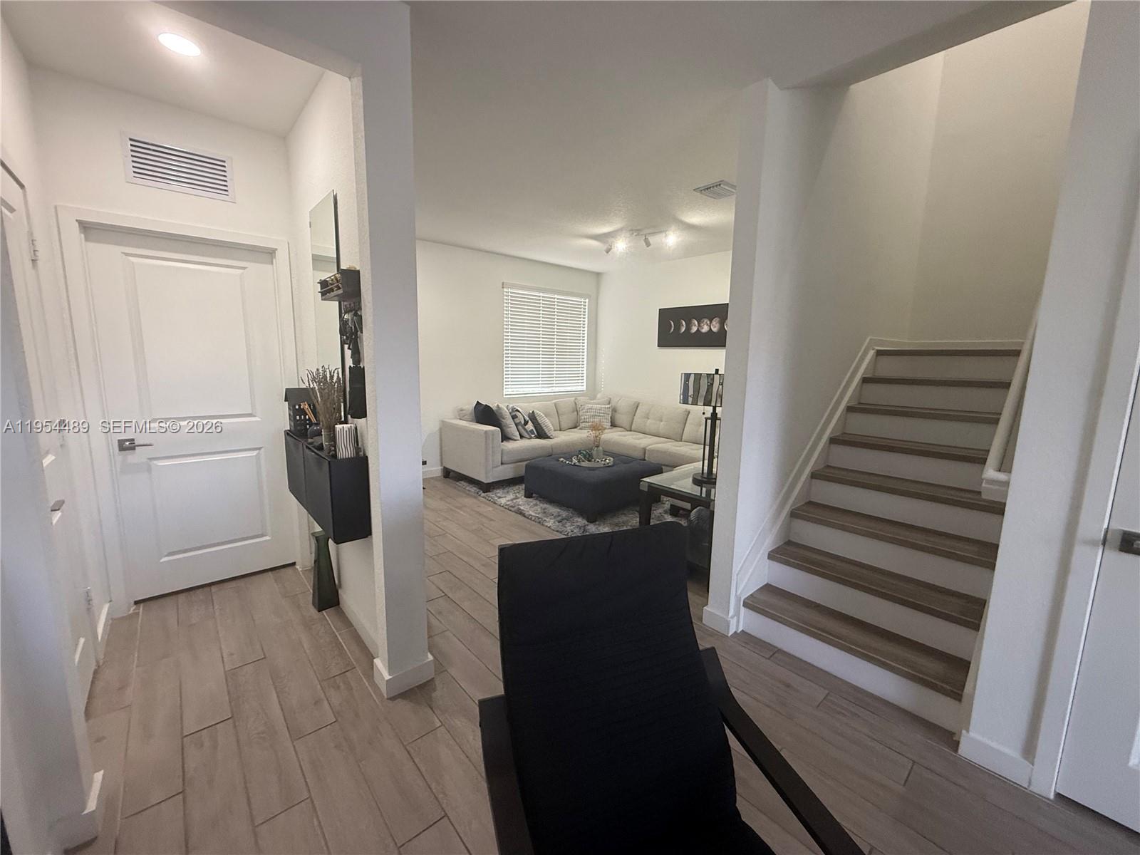 1043 SE 24th Avenue
