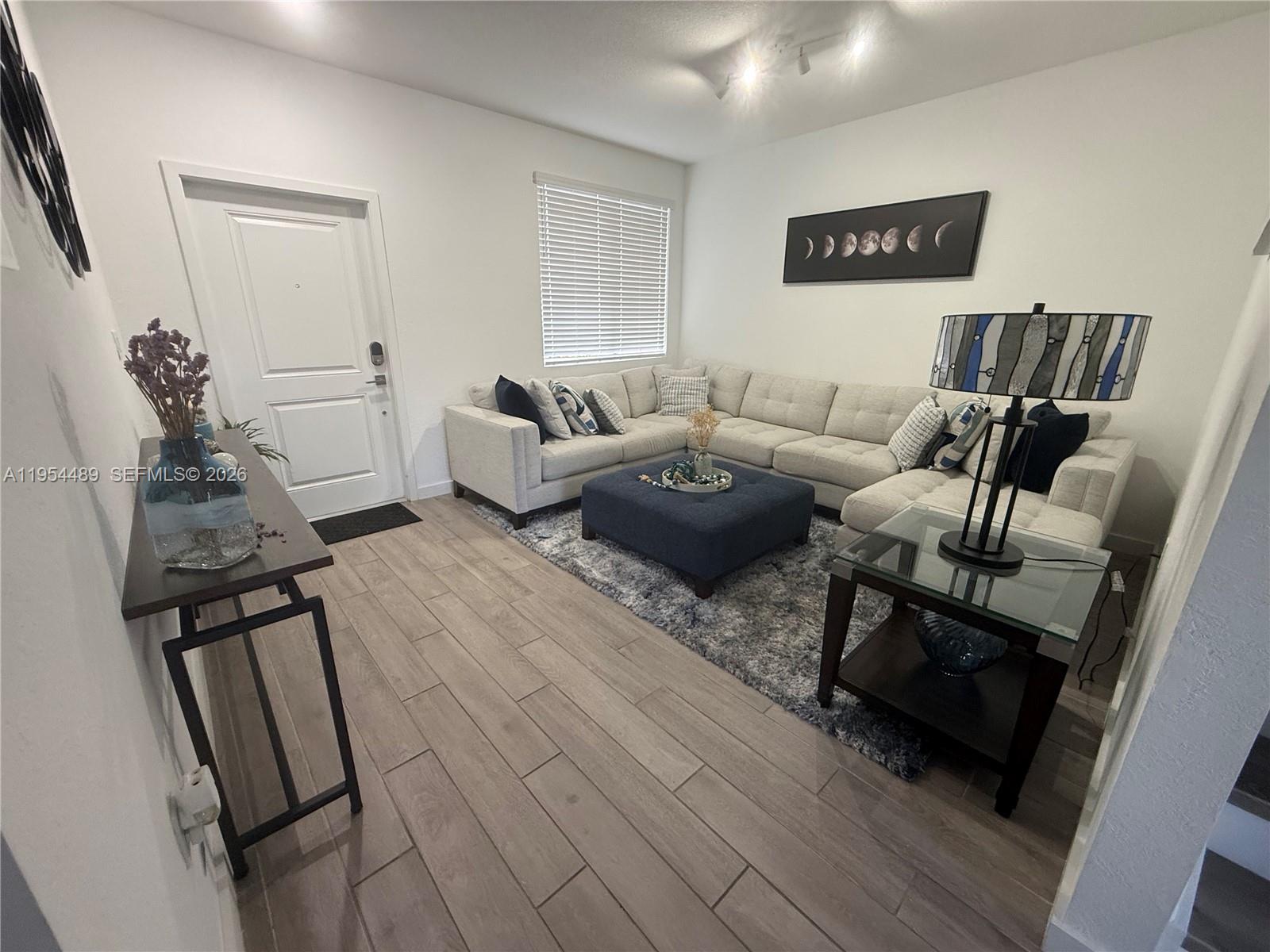 1043 SE 24th Avenue