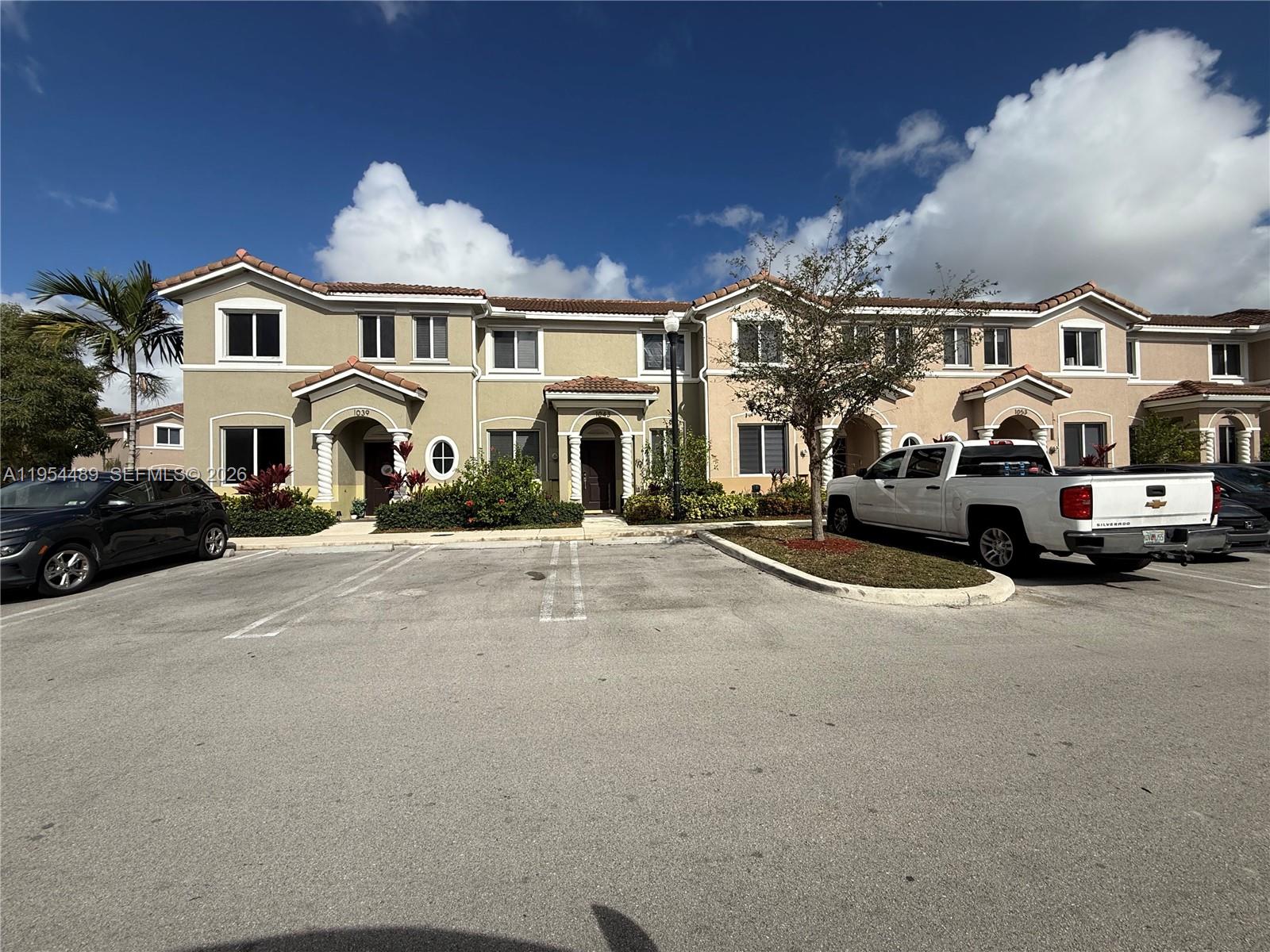 1043 SE 24th Avenue