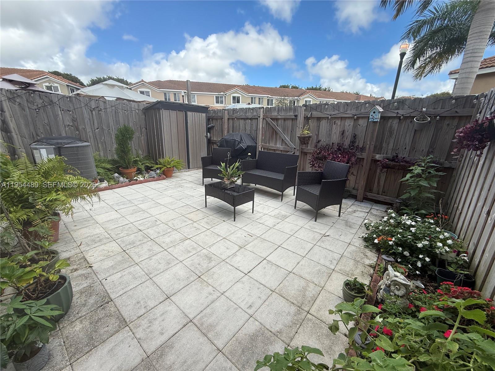 1043 SE 24th Avenue