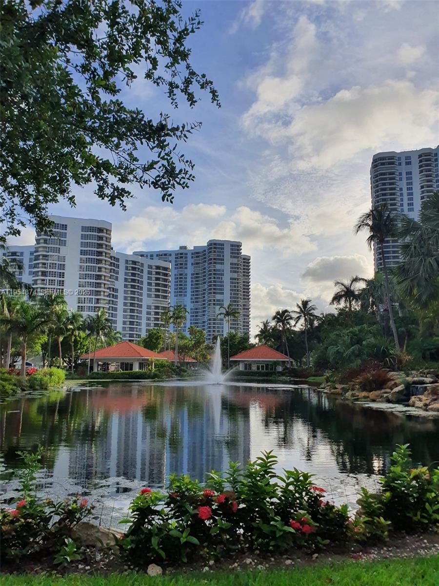 3600 Mystic Pointe Drive