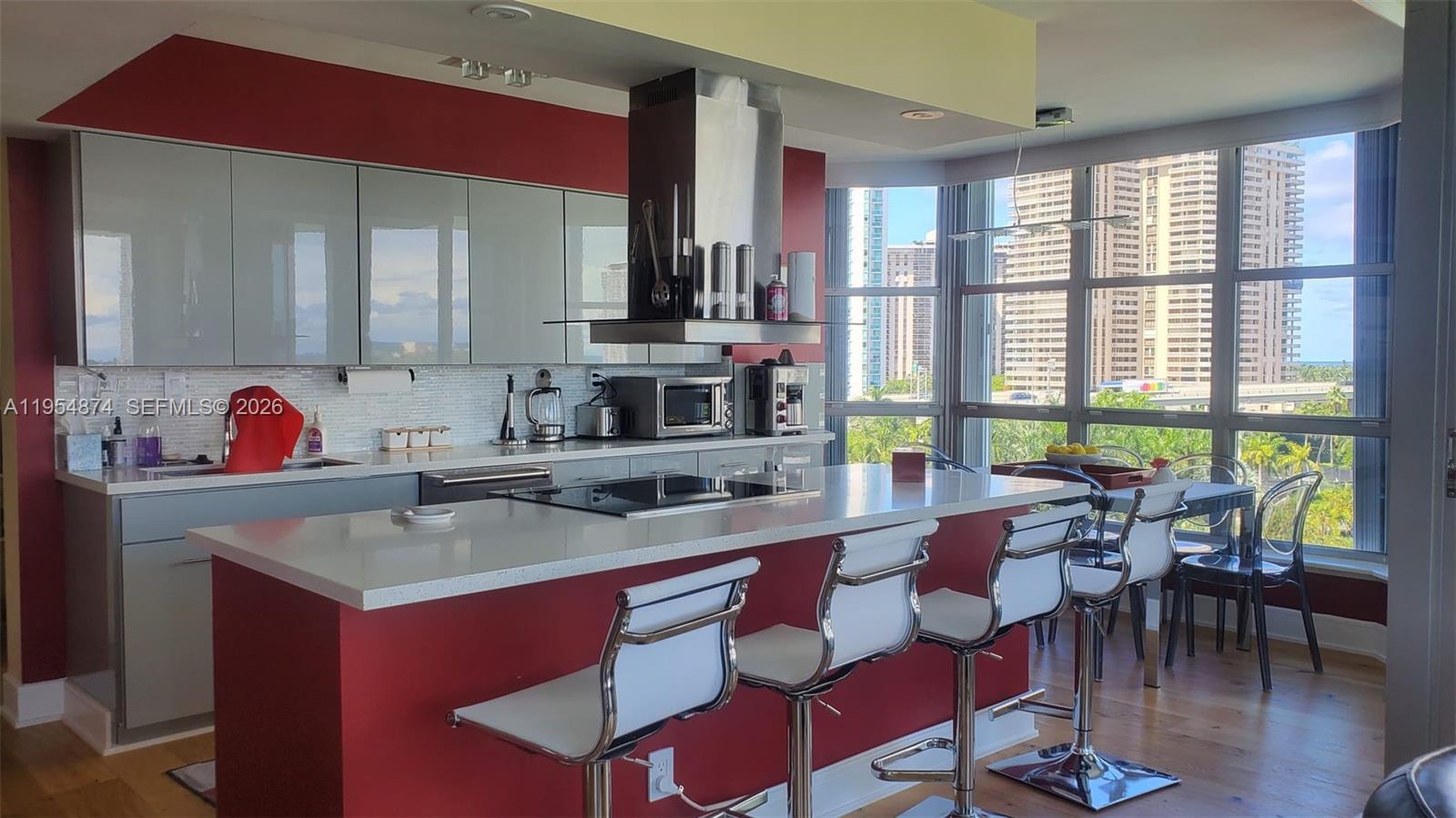 3600 Mystic Pointe Drive