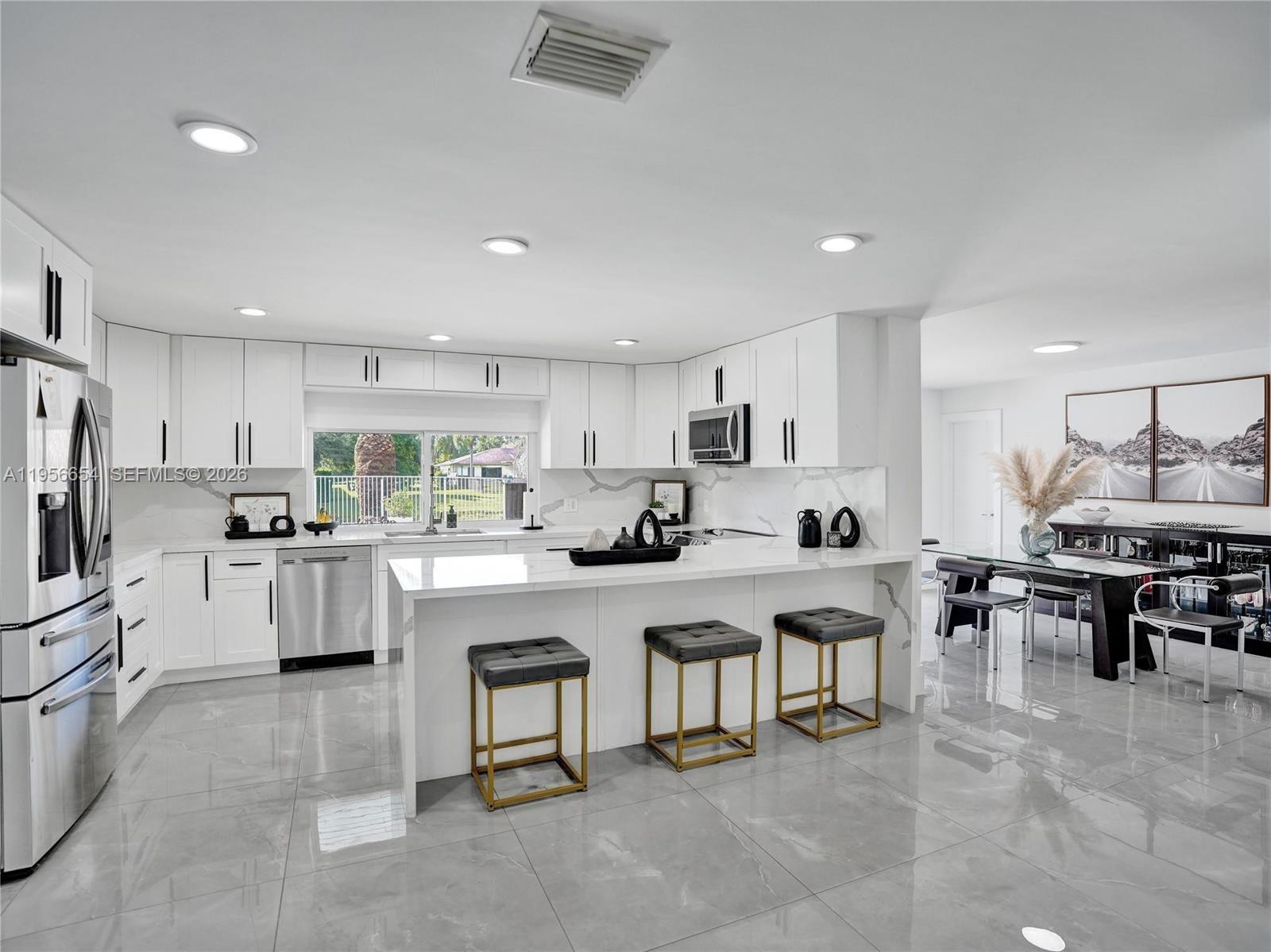 11824 SW 43rd Court