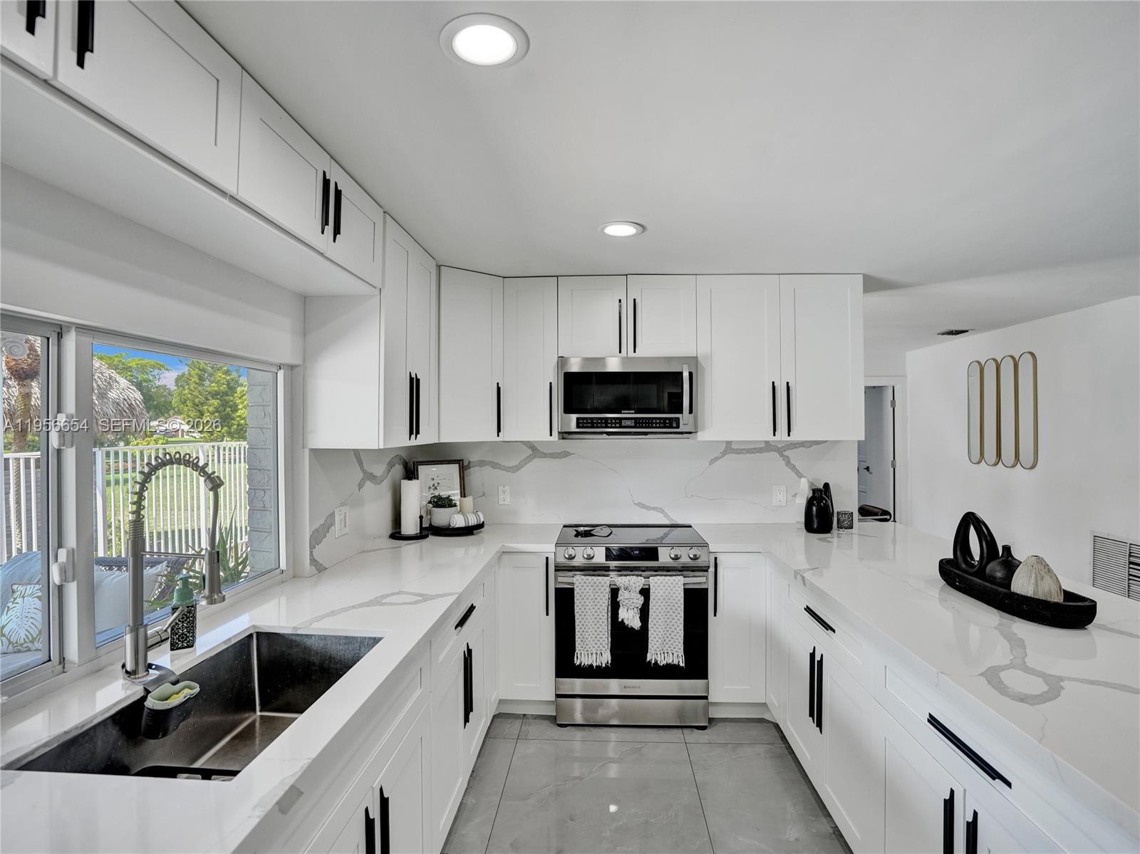 11824 SW 43rd Court