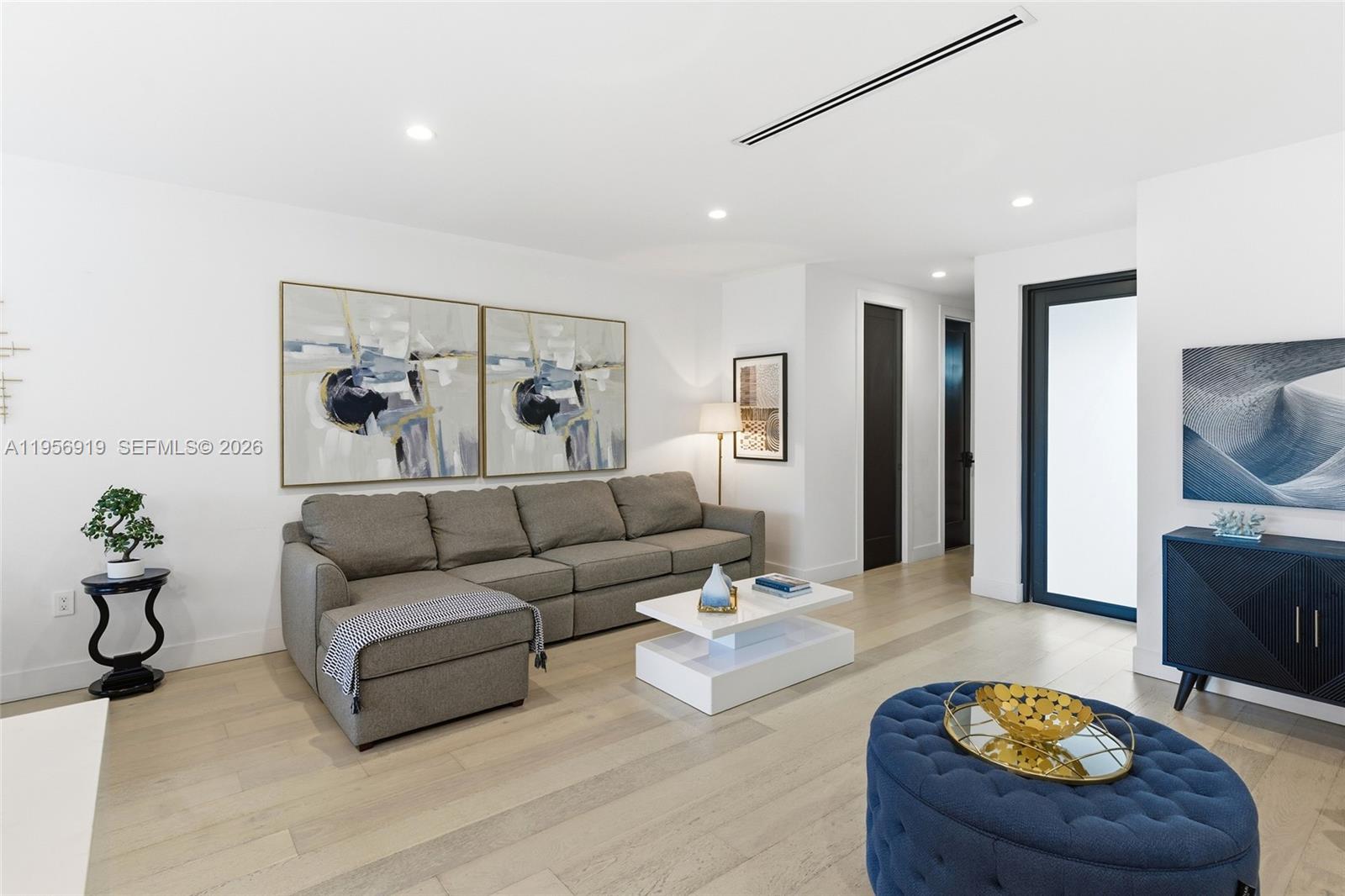 255 NW 39th Street