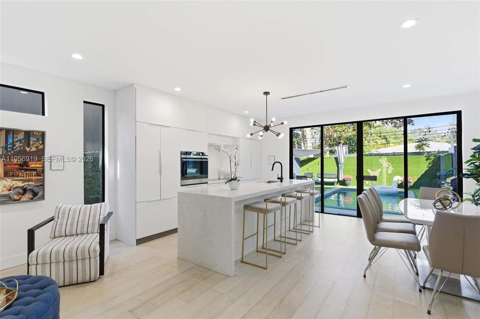 255 NW 39th Street