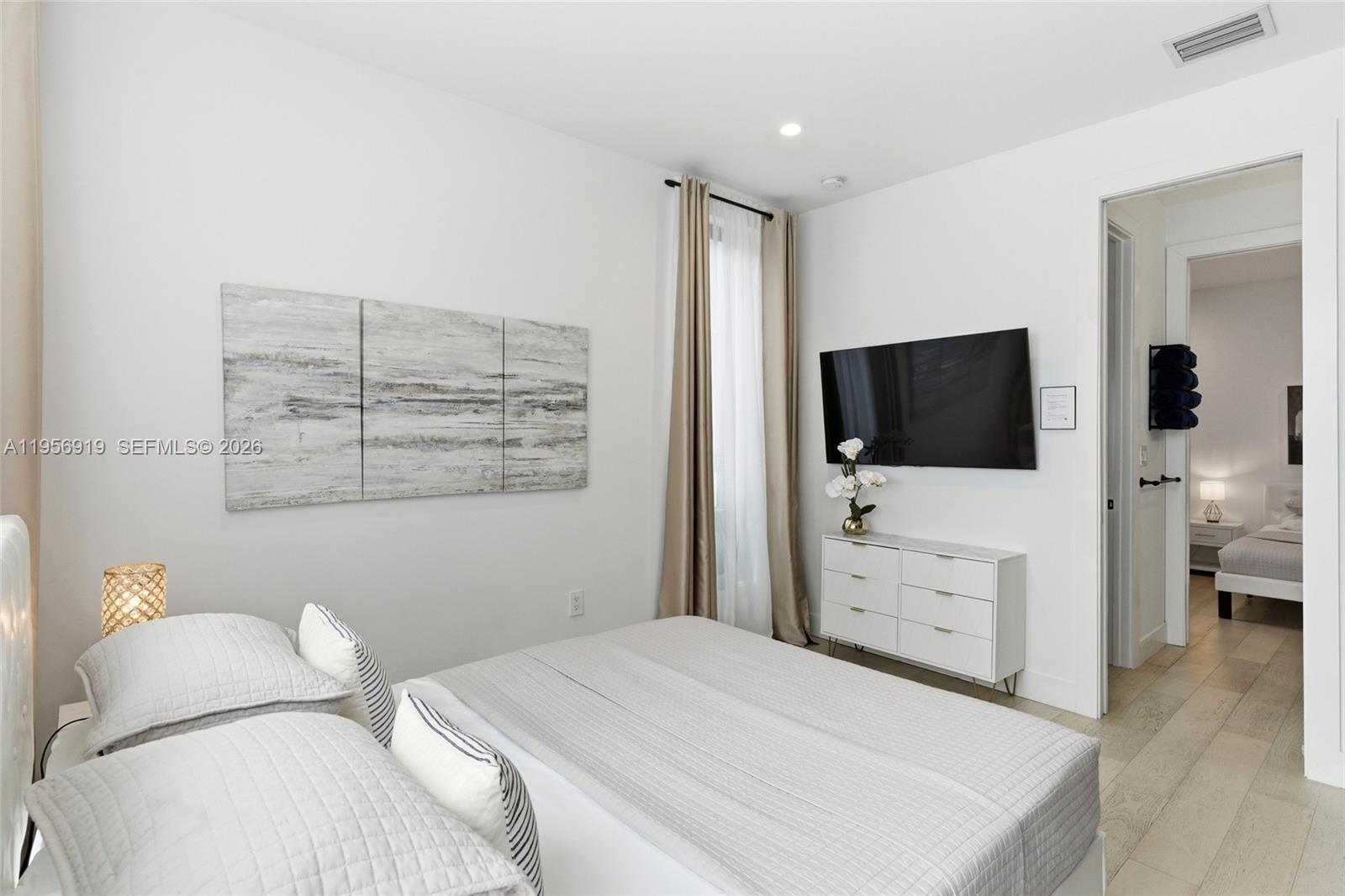 255 NW 39th Street