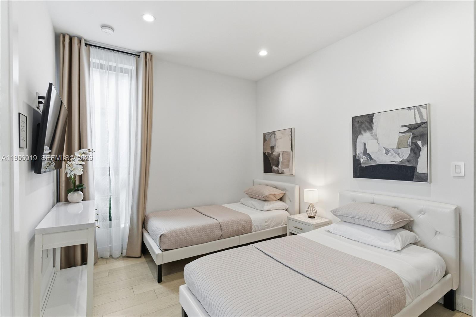 255 NW 39th Street