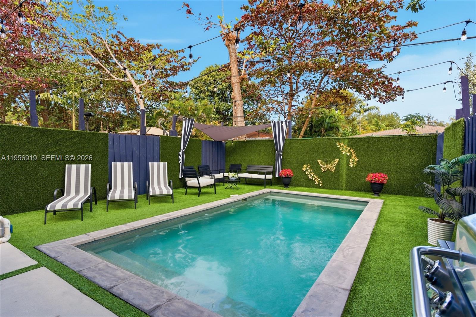 255 NW 39th Street
