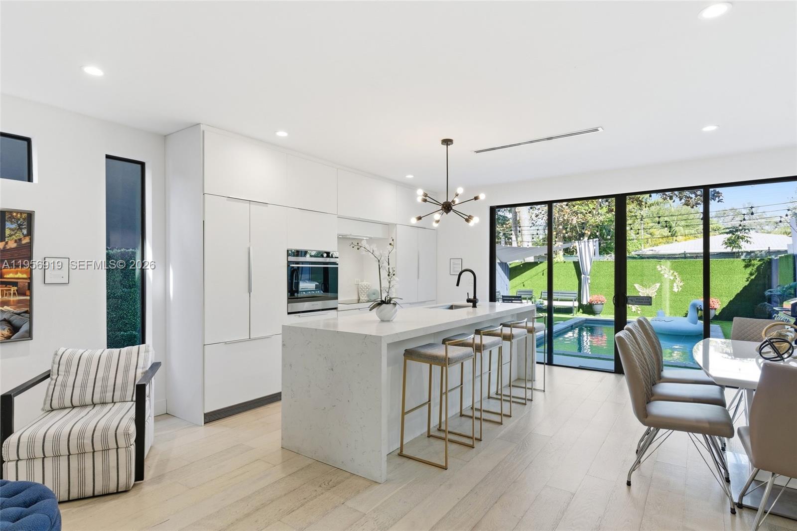 255 NW 39th Street