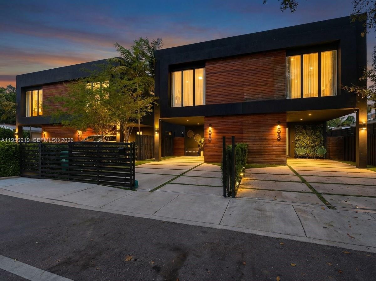 255 NW 39th Street