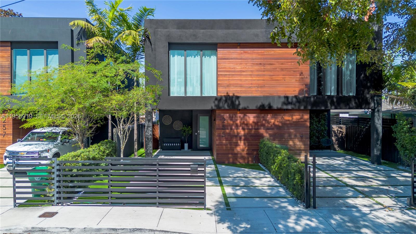 255 NW 39th Street