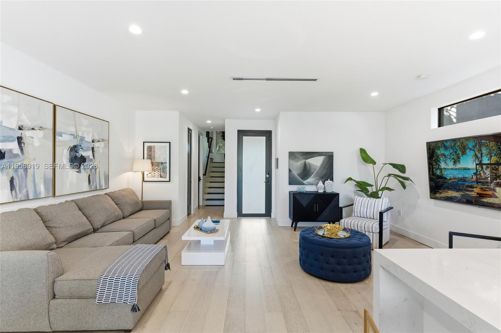 255 NW 39th Street