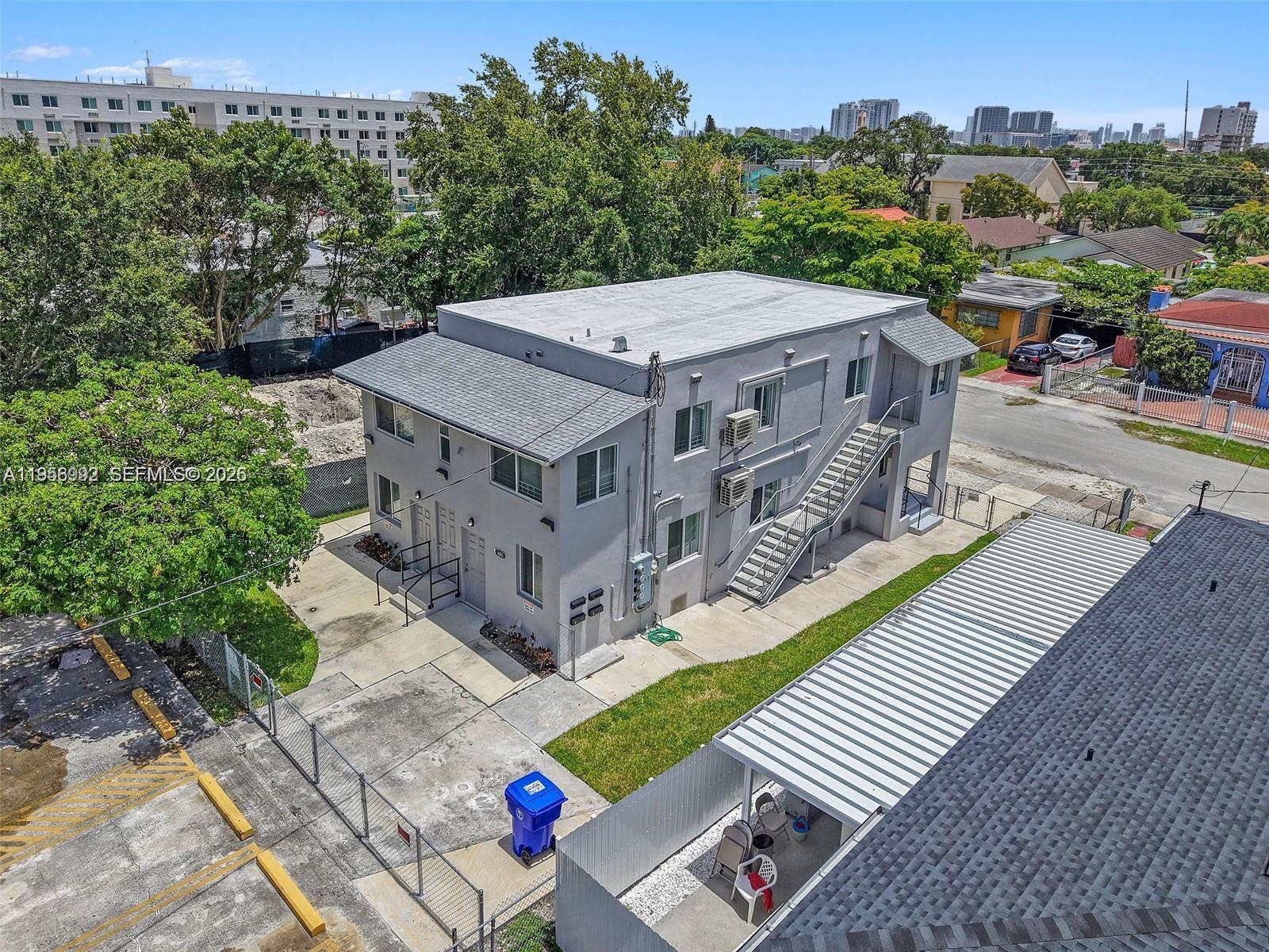 600 NW 25th Court