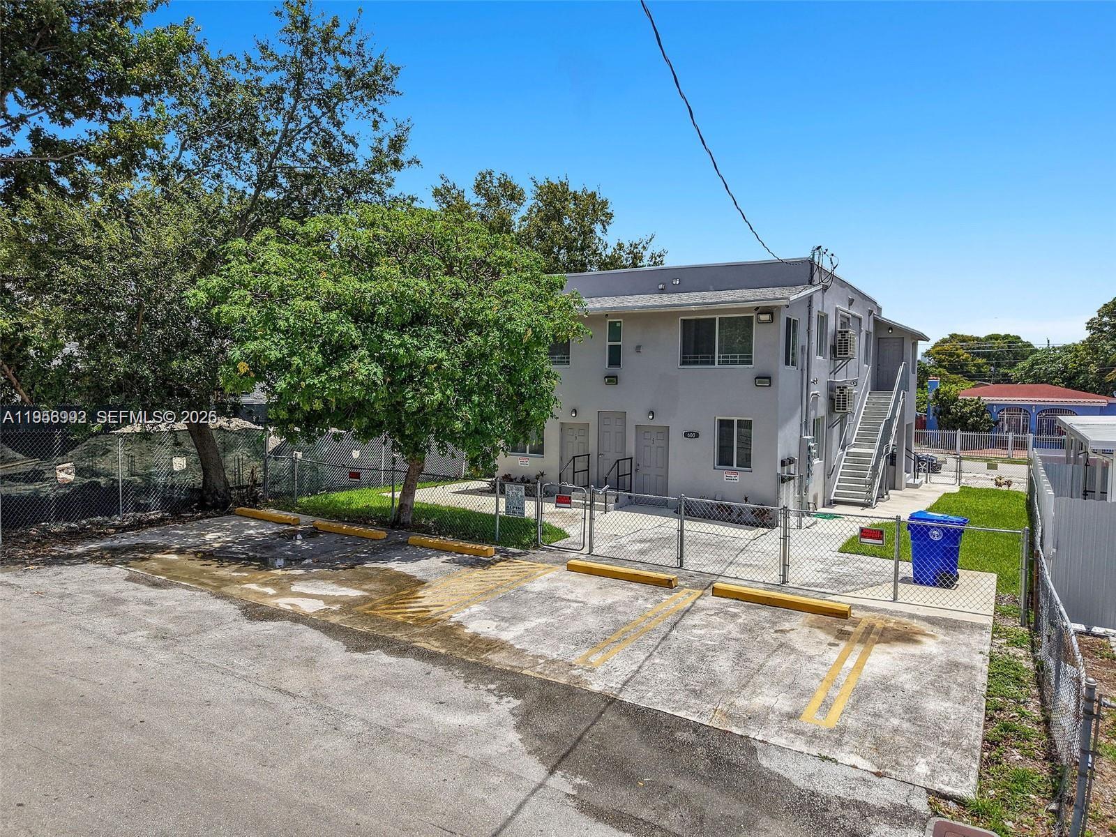 600 NW 25th Court