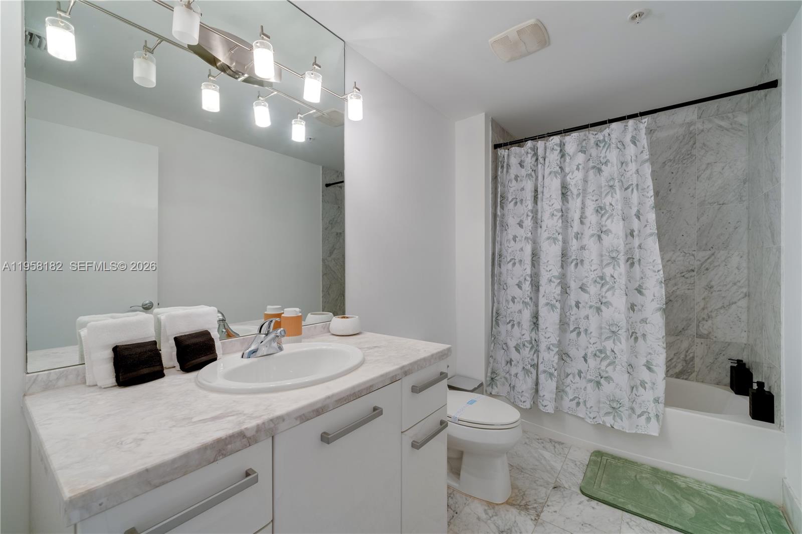 253 NE 2nd Street